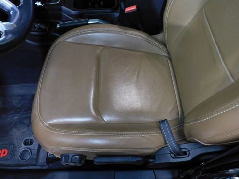 Used 2022 Jeep Wrangler Unlimited Rubicon 4xe w/ Dual Top Group image 40