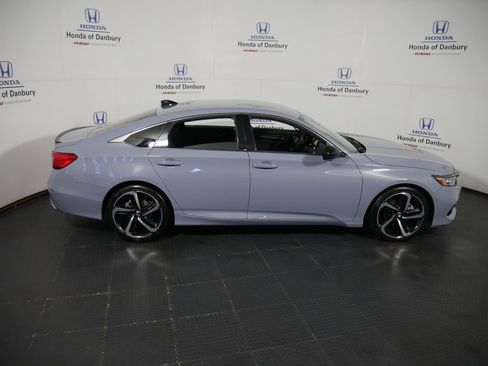 Used 2022 Honda Accord Sport image 3