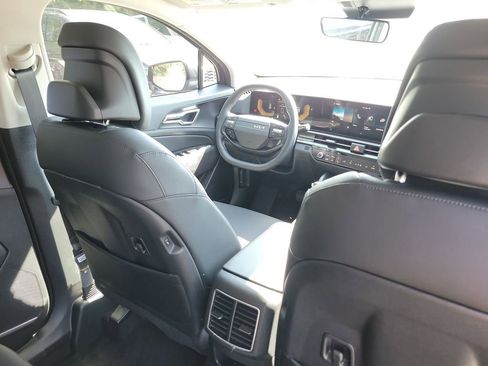 New 2026 Kia Sportage EX FWD image 13