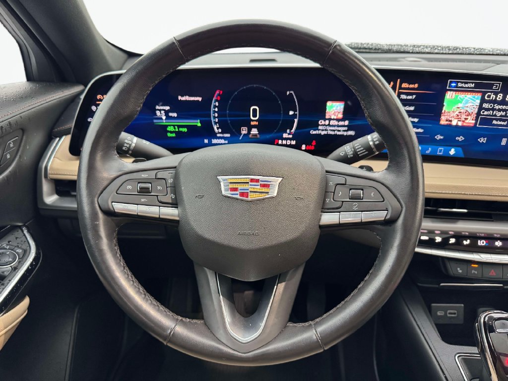 Used 2024 Cadillac XT4 Luxury w/ Cold Weather Package FWD image 13