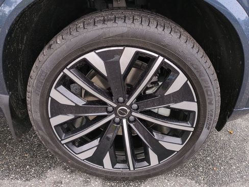 New 2026 Volvo XC90 B6 Plus w/ Protection Package Premier image 11