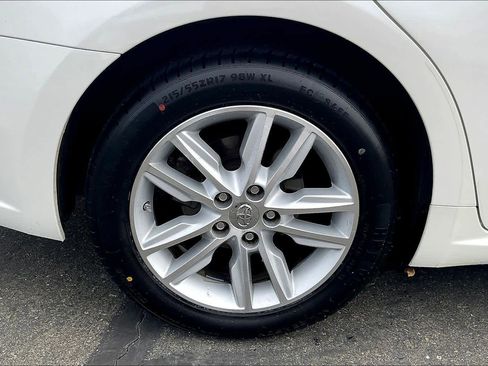 Used 2015 Toyota Avalon XLE image 11