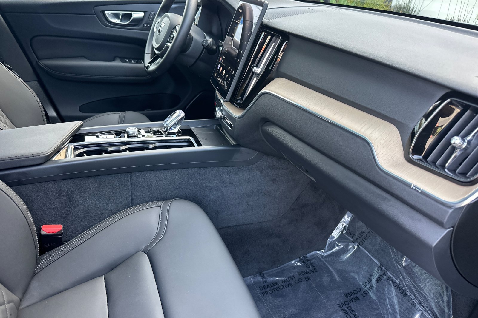 Certified 2026 Volvo XC60 B5 Plus AWD/4WD image 19