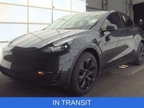 Used 2024 Tesla Model Y Long Range image 1