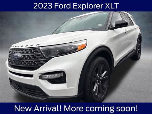 Used 2023 Ford Explorer XLT w/ Equipment Group 202A image 2