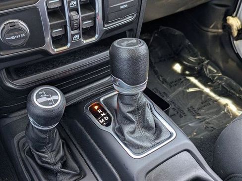 Used 2022 Jeep Wrangler Unlimited Sport AWD/4WD image 12