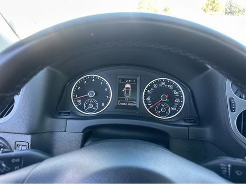 Used 2016 Volkswagen Tiguan SE image 10