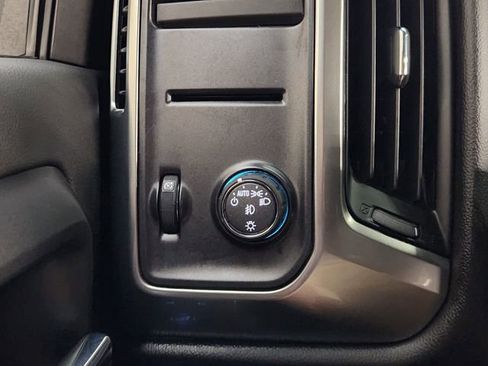 Used 2018 Chevrolet Silverado 1500 LT w/ Texas Edition image 20