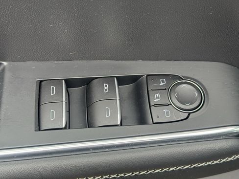 Used 2025 GMC Acadia Denali w/ LPO, Floor Liner Package image 23