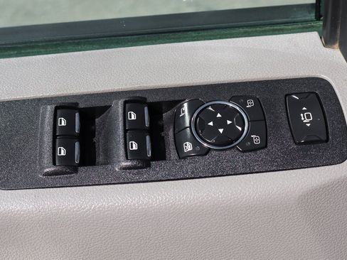 Used 2017 Ford F550 XLT image 18