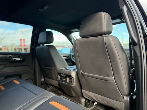 Used 2025 GMC Sierra 1500 AT4 w/ AT4 Premium Package image 19