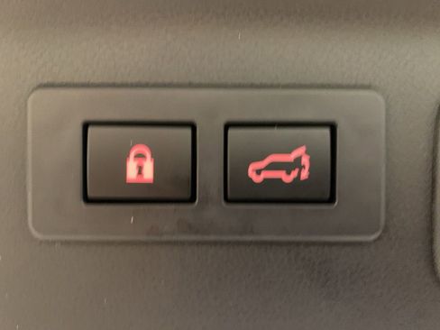 Certified 2025 Subaru Forester Premium image 17