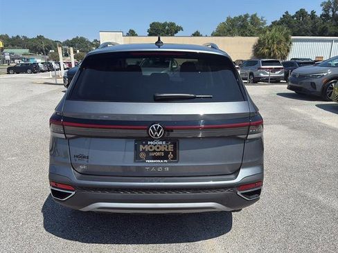New 2025 Volkswagen Taos SE image 5