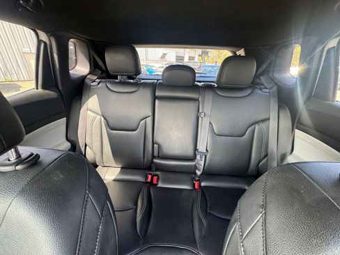 Used 2025 Jeep Compass Limited image 39