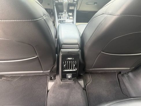 Used 2022 Jeep Compass Latitude w/ Sun and Sound Group AWD/4WD image 17