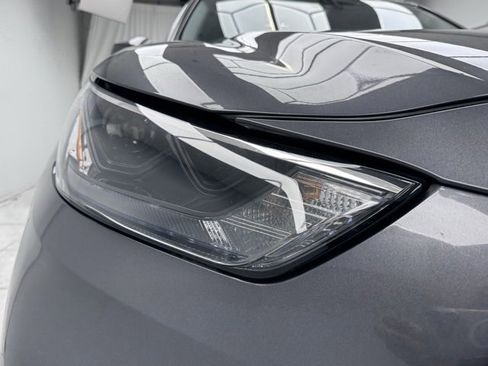 Used 2023 Toyota Highlander LE image 12