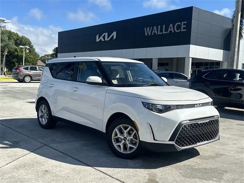 Certified 2025 Kia Soul LX w/ LX Technology Package image 1