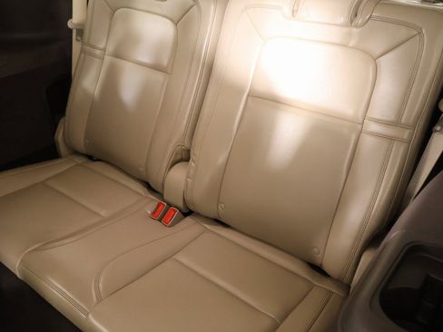 Used 2020 Lincoln Aviator Reserve w/ Equipment Group 201A image 13