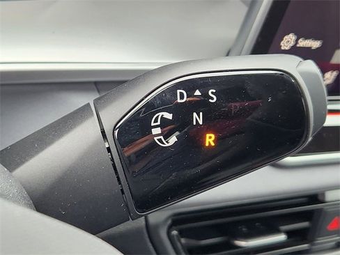 New 2026 Volkswagen Tiguan SE R-Line image 18