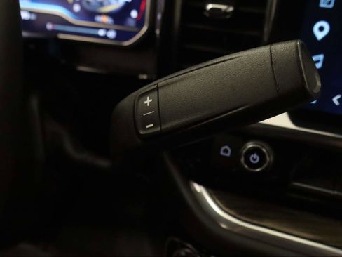 Used 2025 Chevrolet Silverado 2500 LT w/ Convenience Package image 9