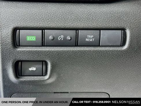 Certified 2025 Nissan Sentra SR w/ SR Premium Package FWD image 10