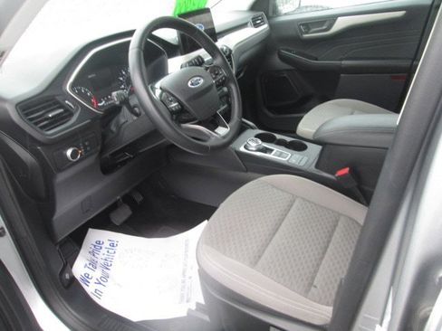 Used 2022 Ford Escape SE w/ Cold Weather Package image 10