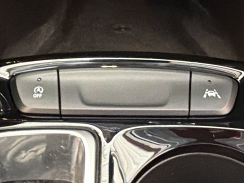 Used 2024 Chevrolet Trax LT w/ Sunroof Package FWD image 54