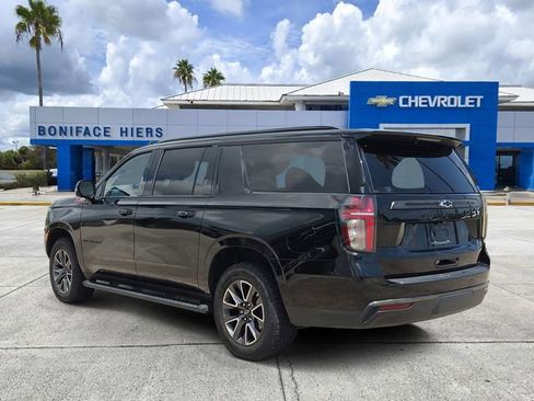 Used 2022 Chevrolet Suburban Z71 w/ Luxury Package AWD/4WD image 3