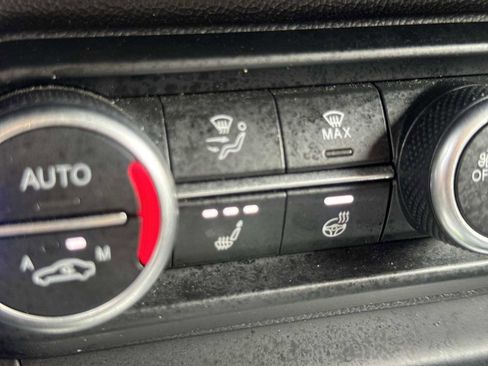 Used 2024 Alfa Romeo Stelvio AWD image 27