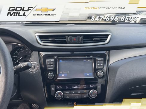 Used 2015 Nissan Rogue SV w/ SV Premium Package AWD/4WD image 19