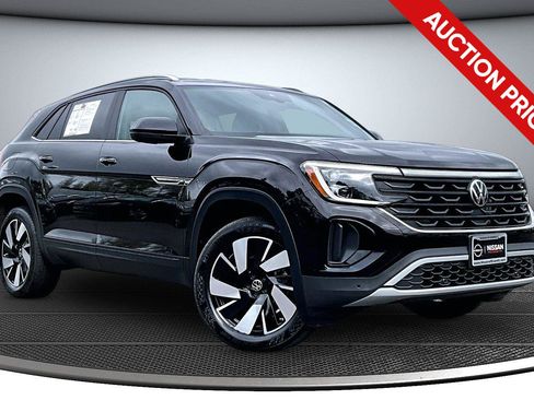 Used 2025 Volkswagen Atlas Cross Sport SE FWD image 1