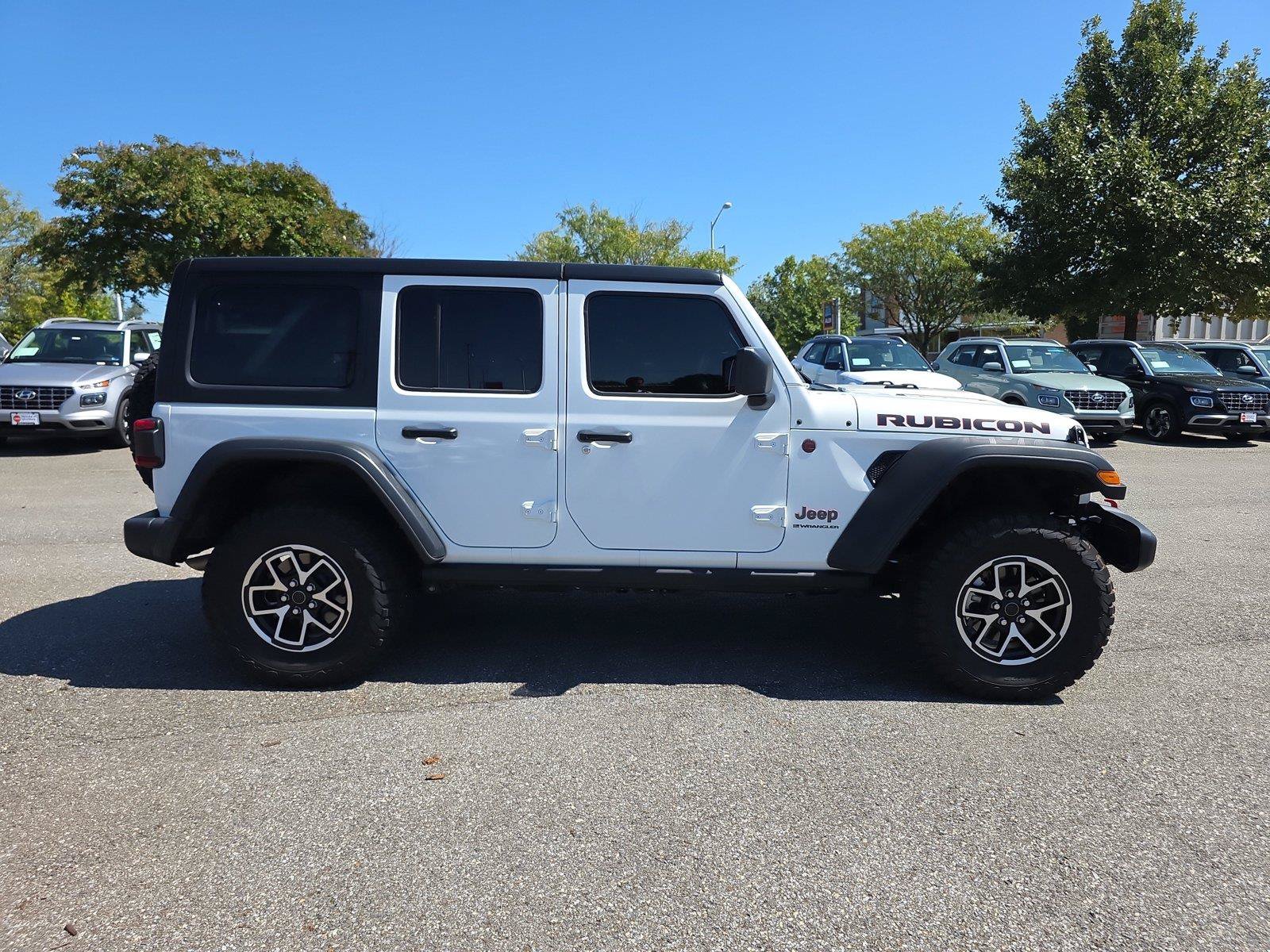 Used 2026 Jeep Wrangler Unlimited Rubicon AWD/4WD image 8