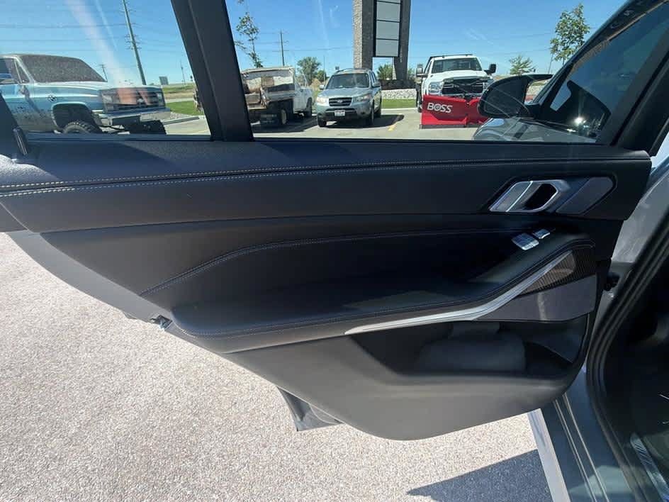 Used 2025 BMW X7 M60i w/ Executive Package AWD/4WD image 18