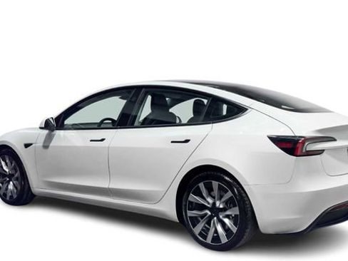 Used 2024 Tesla Model 3 Standard Range image 4