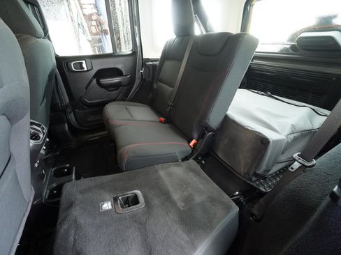 Used 2023 Jeep Wrangler Unlimited Rubicon AWD/4WD image 28
