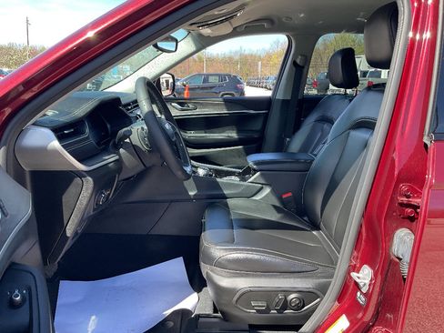 Used 2023 Jeep Grand Cherokee L Limited image 8