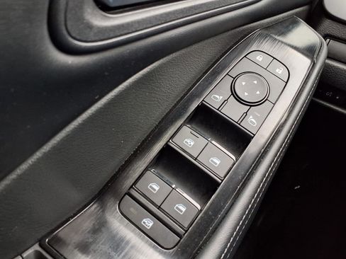 Used 2025 Nissan Rogue SV image 13