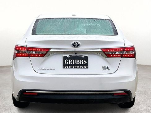 Used 2018 Toyota Avalon XLE Premium image 6