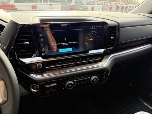 Used 2024 Chevrolet Silverado 1500 RST image 19