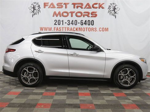 Used 2021 Alfa Romeo Stelvio Sprint w/ Nero Edizione image 4