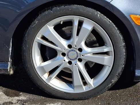 Used 2013 Mercedes-Benz E 350 4MATIC Sedan image 9