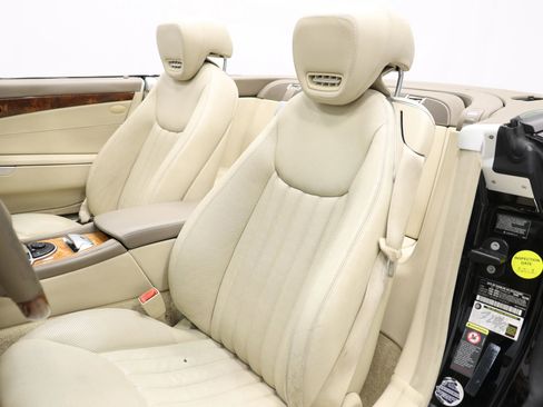 Used 2009 Mercedes-Benz SL 550 image 3
