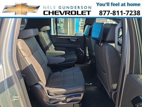 New 2026 Chevrolet Suburban High Country image 12