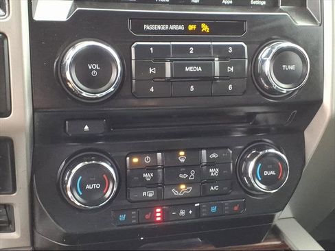 Used 2017 Ford F150 Lariat w/ Equipment Group 501A Mid image 21