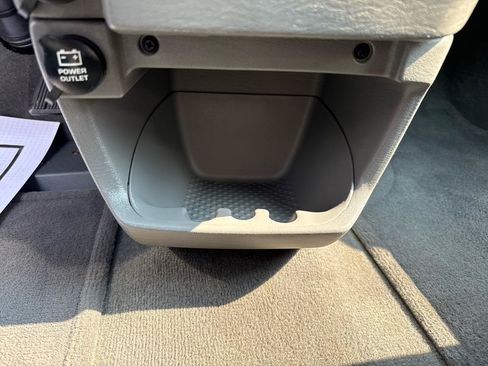 Used 2005 Chrysler Town & Country Touring FWD image 21