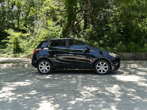 Used 2018 Buick Encore Preferred w/ Experience Buick Package FWD image 10