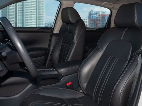 Certified 2025 Honda HR-V EX-L image 15