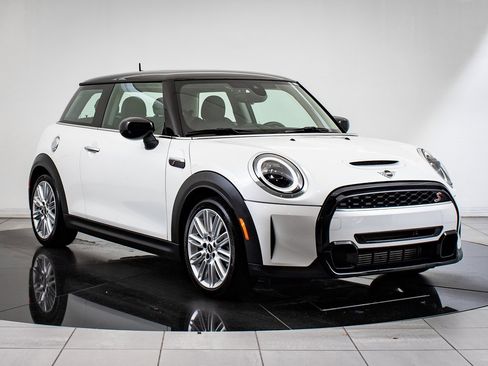 Used 2024 MINI Cooper S w/ Signature Upholstery Package image 12