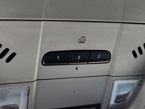 Used 2021 GMC Terrain SLT w/ Elevation Edition image 17