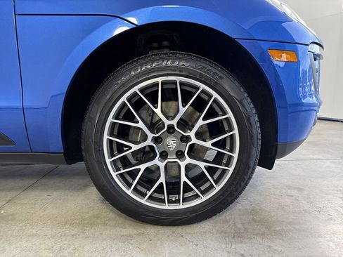 Certified 2018 Porsche Macan AWD/4WD image 15